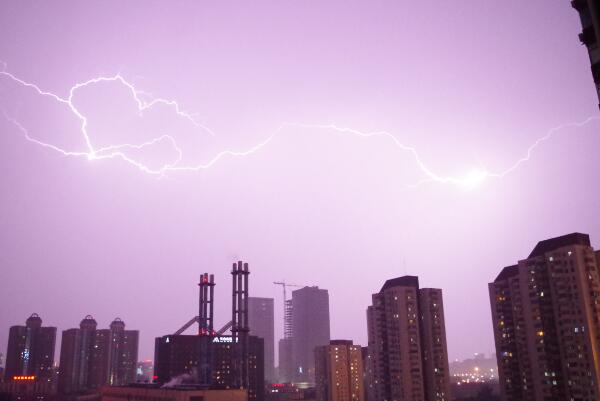 北京今日以晴到多云为主 本周末将有雷雨天气