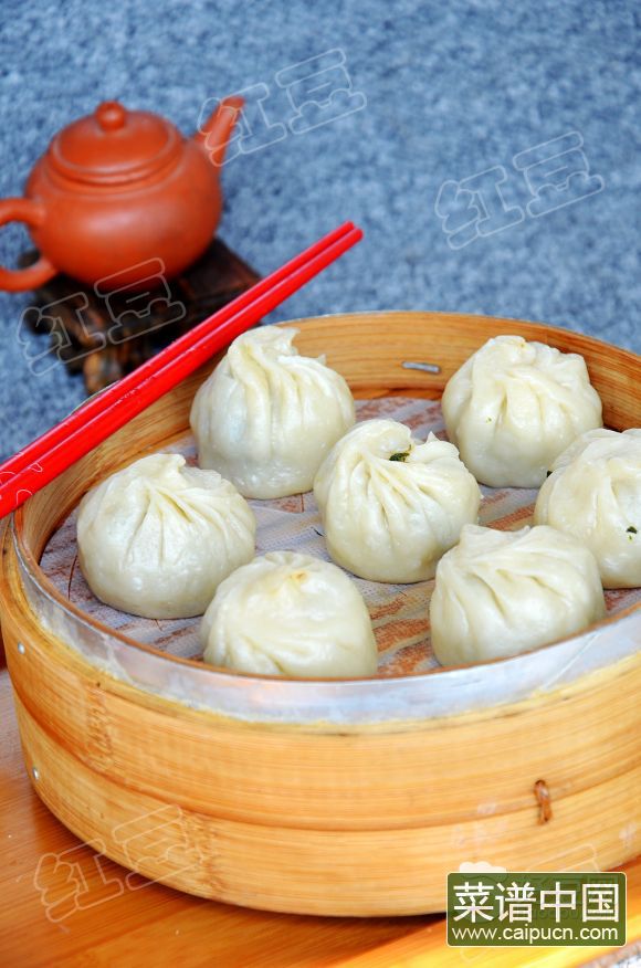 荠菜烫面小笼包
