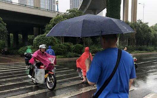 这周末山东雨水频繁“上线” 局地雷雨外出注意交通安全