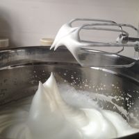 红丝绒奶油蛋糕卷的做法步骤10