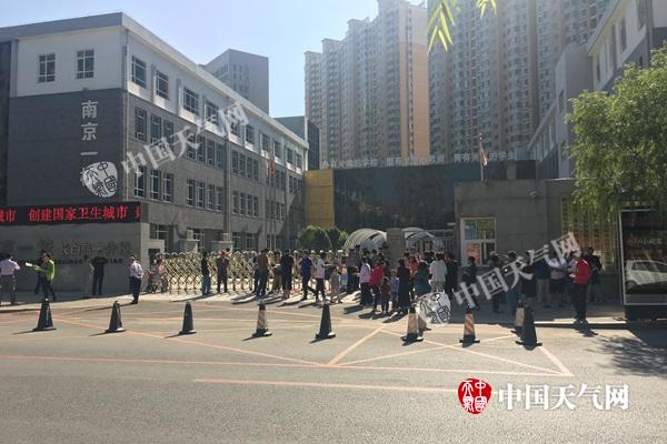 “开学日”辽宁气温回升很舒适  辽西辽南小雨光临需注意