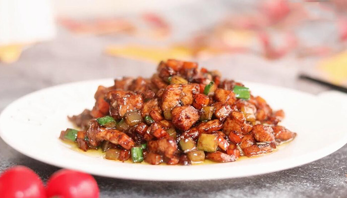 酱爆肉丁的家常做法 酱爆肉丁怎么做好吃