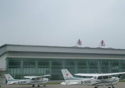 南充机场在哪里
