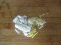 蒜苔肉丝炒饼的做法步骤4