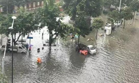 成都发布暴雨橙色预警信号  目前全市共计出现暴雨104站