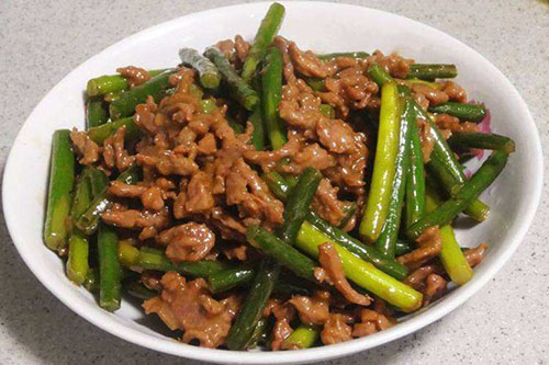 蒜苗炒肉的做法 川菜蒜苗炒肉怎么做简单好吃
