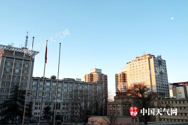 本周弱冷空气频繁影响北京 晴冷为主旋律后期气温波动大