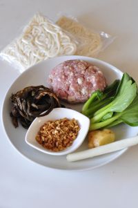 芽菜肉酱面的做法步骤1