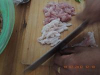 平菇炒肉的做法步骤2