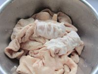 尖椒肥肠的做法步骤3