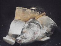 红烧鱼的做法步骤4