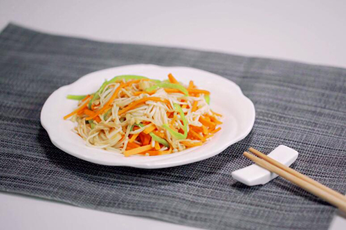 素炒金针菇的做法 怎样素炒金针菇