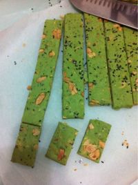 抹茶芝麻牛轧糖的做法步骤12