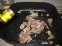 酸菜猪肉炖粉条的做法步骤6