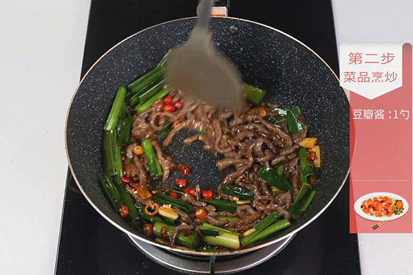 蒜苗炒牛肉的做法 蒜苗炒牛肉的家常做法