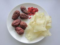 天麻炖乌鸡的做法步骤1