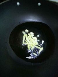 冬菜闷瘦肉粉肠的做法步骤5