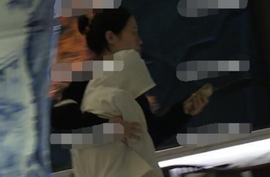 周冬雨烂醉如泥是怎么回事 周冬雨为什么会喝到烂醉如泥