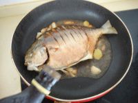 紫苏红烧鲳鱼的做法步骤7