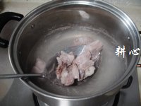 冬瓜油面筋排骨汤的做法步骤3