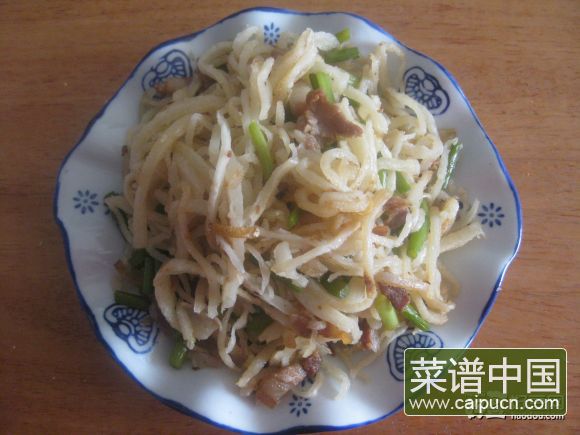 蒜苔肉丝炒饼