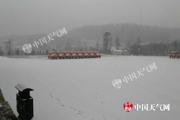 冷空气携风雪再袭内蒙古 明天乌海集宁等8市降温5-7℃