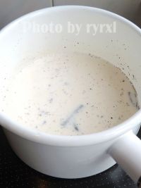 经典香草冰激凌的做法步骤2