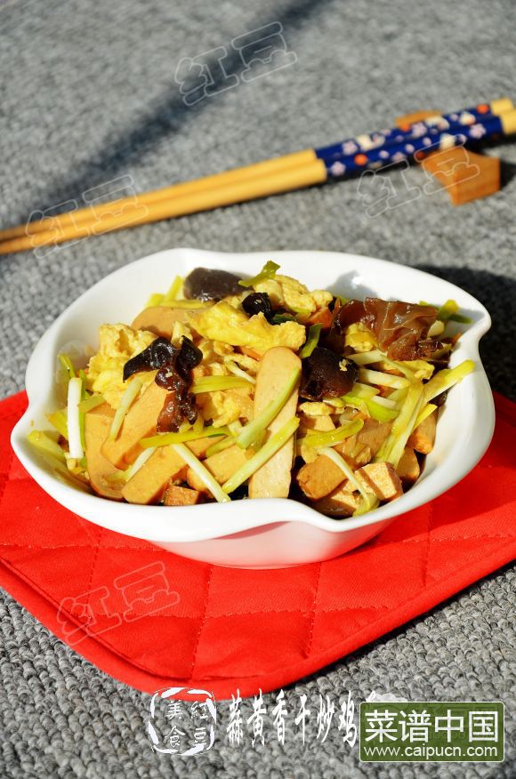 蒜黄香干炒鸡蛋