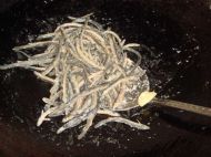 浮小麦黄芪泥鳅汤的做法步骤5