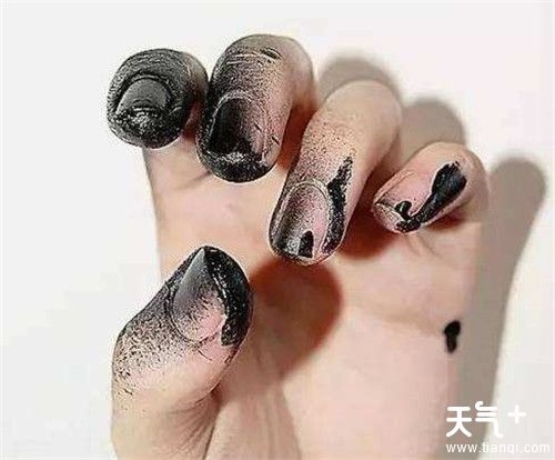 手上沾有墨水怎样洗掉？5种方法让你轻松洗掉手上墨水