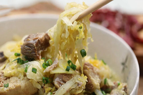 酸菜炖排骨的做法 酸菜炖排骨怎么做