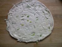 东北葱花饼的做法步骤12