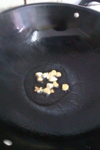 鳝鱼炒韭菜的做法步骤4