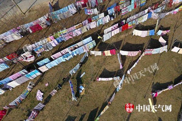 北方气温暴跌局地降超12℃ 南方雨持续