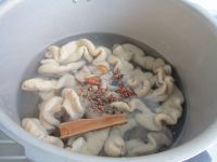 尖椒肥肠的做法步骤7