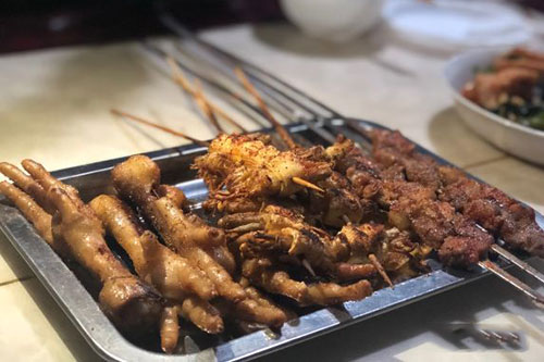 吐鲁番好吃的馕坑肉推荐 吐鲁番馕坑肉哪家好吃
