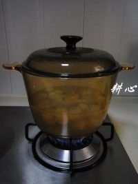 肉片双丸粿条汤的做法步骤3