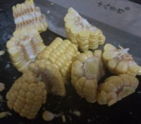 胡萝卜玉米骨头汤的做法步骤3