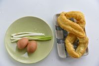 鸡蛋灌油条的做法步骤1