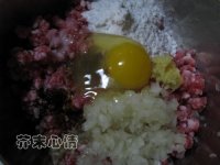 红烧鹌鹑蛋狮子头的做法步骤2