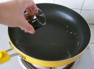红酒汁藕饼的做法步骤6
