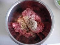 自制Q弹肉丸的做法步骤2