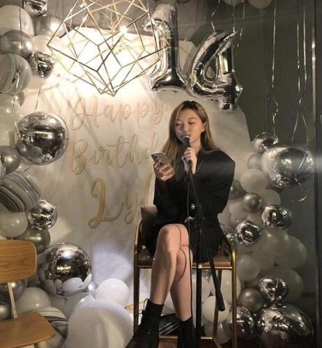 王菲为李嫣庆14岁生日是怎么回事 王菲和女儿李嫣关系好吗