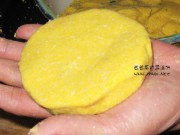 豆渣饼的做法步骤3