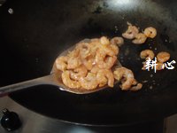 木耳腐竹炒虾仁的做法步骤7