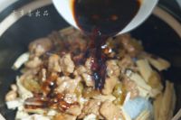 鲜菇腐竹粉丝煲的做法步骤9