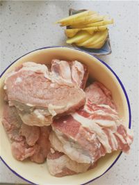 家常卤牛腩的做法步骤1
