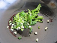 日本豆腐烧青椒木耳的做法步骤8