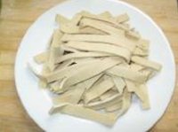 凉拌厚百叶的做法步骤1