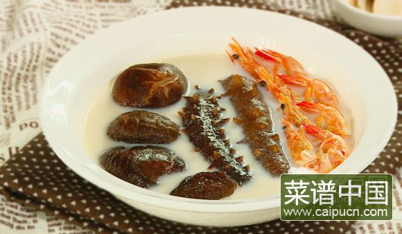 鲜奶虾海参汤